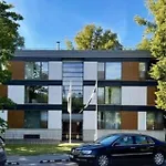 Cozy Apartment In Kadriorg Park