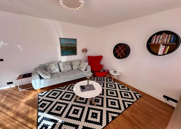 Cozy Apartment In Kadriorg Park